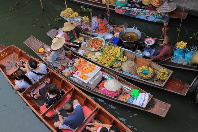 Floating Market