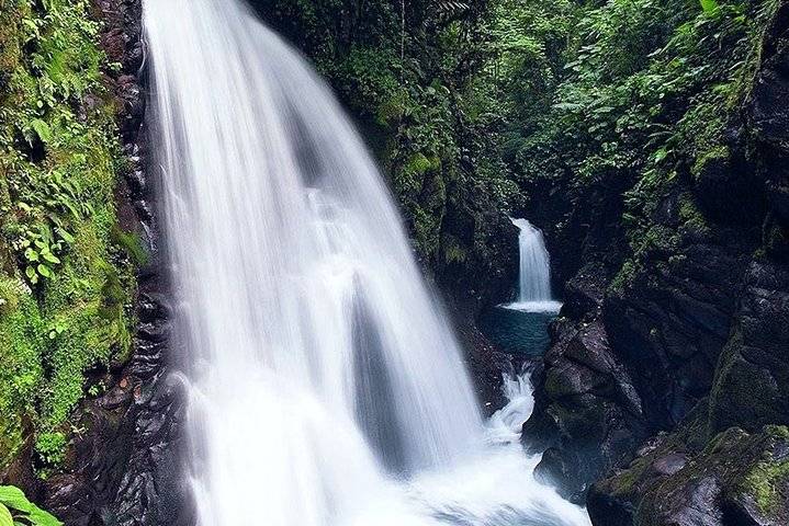 La Paz Waterfalls, Alajuela