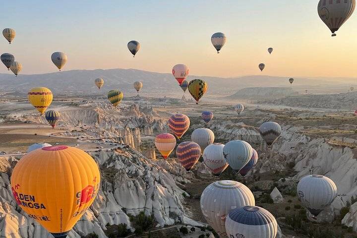 Balloons at Dawn, Uchisar