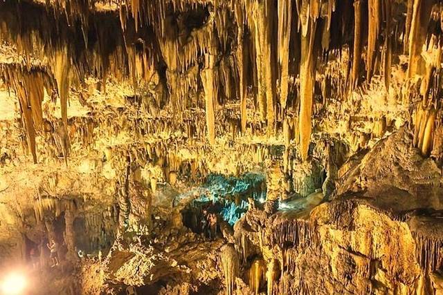 Drogarati Cave