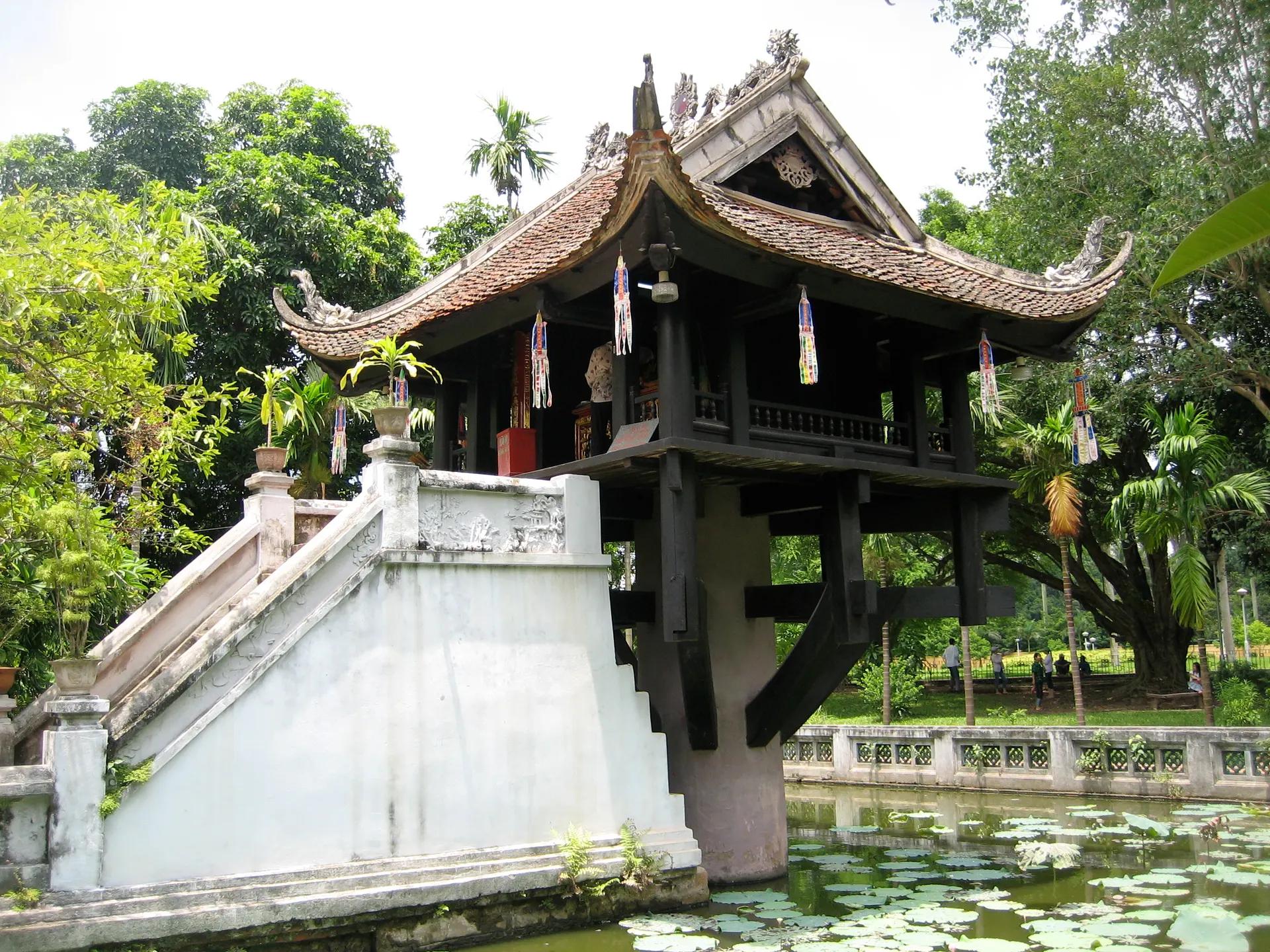 One Pillar Pagoda standing on a single column above a lotus pond