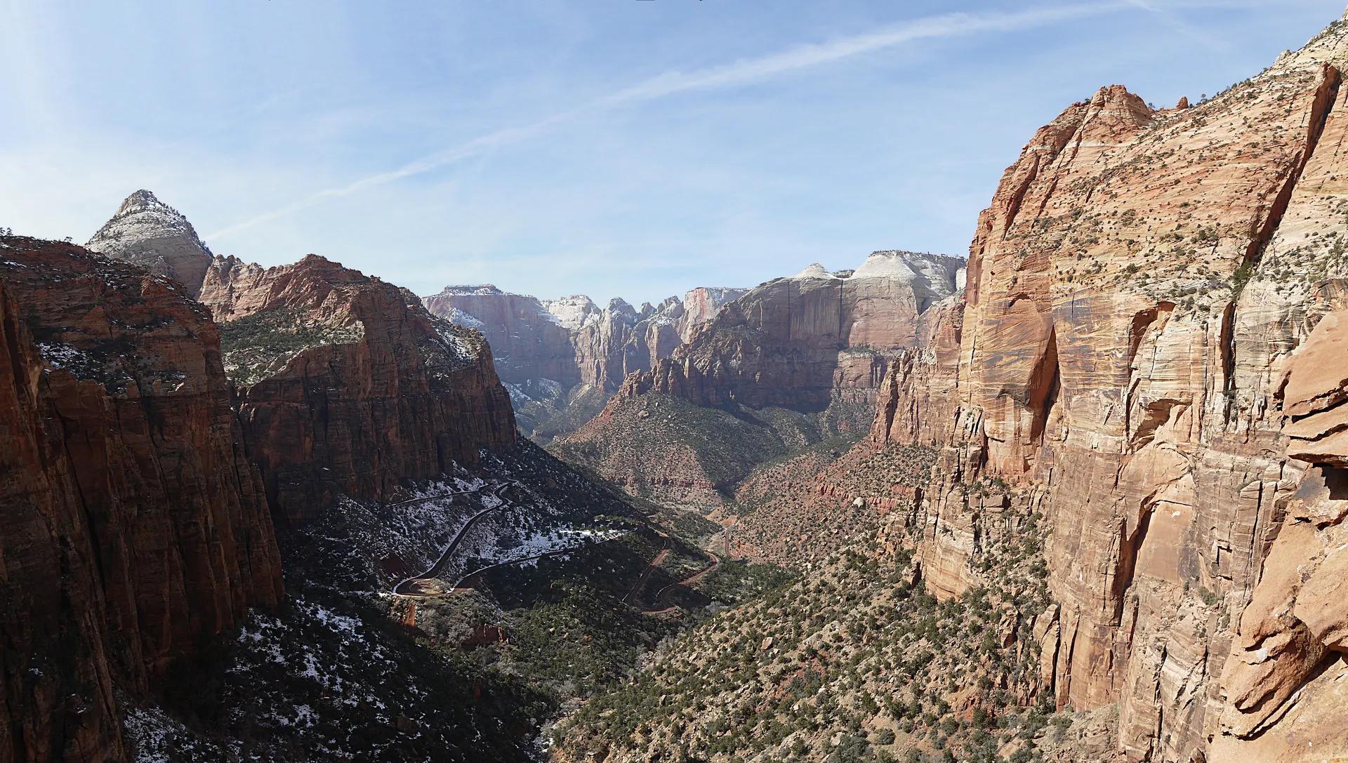 Zion Canyon seen from the Canyon Overlook trail