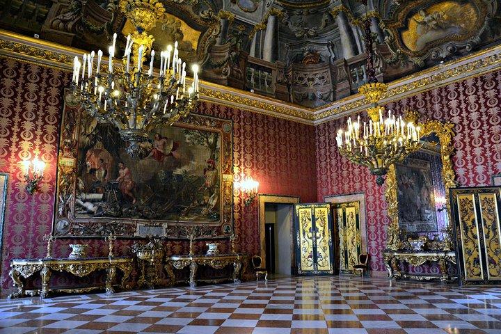 Skip the Line: Entrada para o Palácio Real de Nápoles