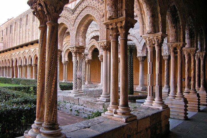 Entrada al Claustro Monreale en Palermo
