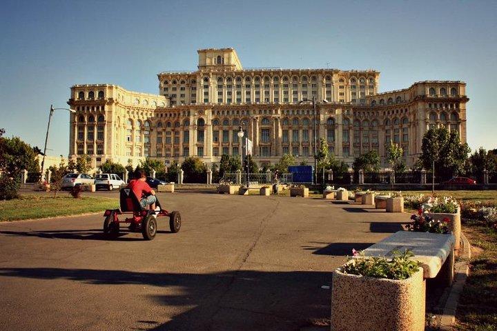 Balade privée dans la ville communiste de Bucarest
