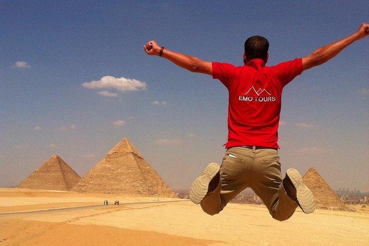 Day Tour Visiting Giza Pyramids old Egyptian Museum & Old Market