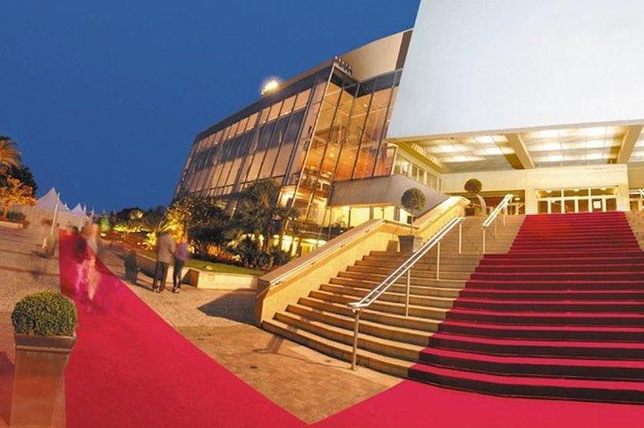 Tour di mezza giornata per piccoli gruppi di Saint-Paul-de-Vence, Antibes e Cannes da Nizza