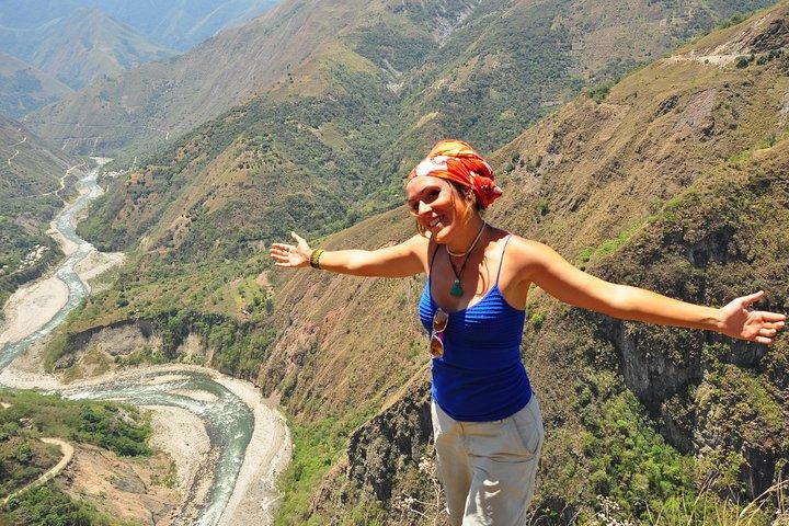 4-Day Jungle Adventure to Machu Picchu: ciclismo, ziplining, rafting ed escursionismo