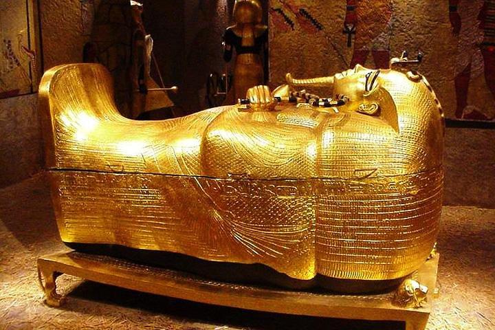 Giza Pyramids, Sphinx & Egyptian Museum Private Tour