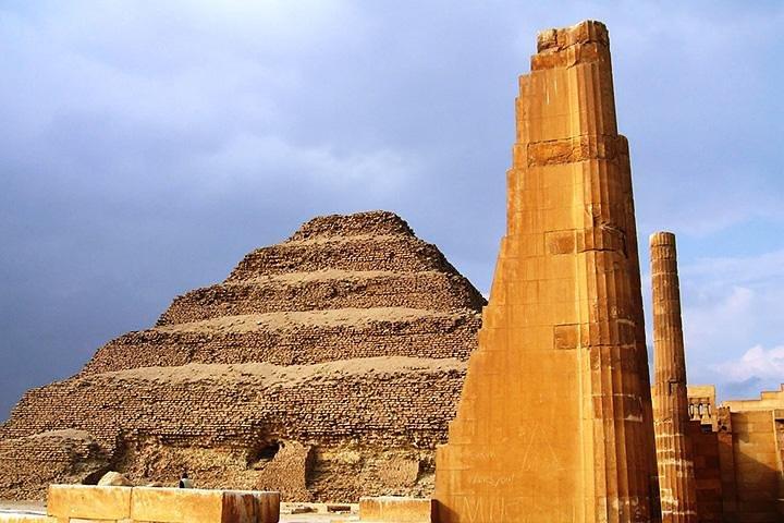 Pyramids, Sakkara & Dahshur Tour au Caire