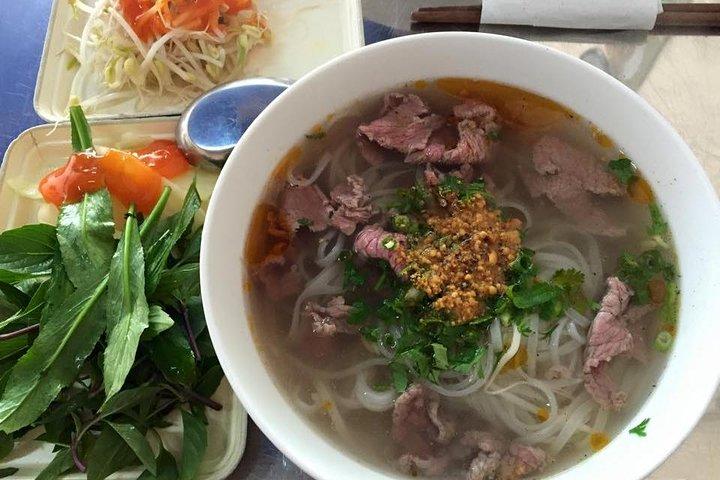 朝の食べ物ツアー：11種類の料理、白いバラとフットマッサージ