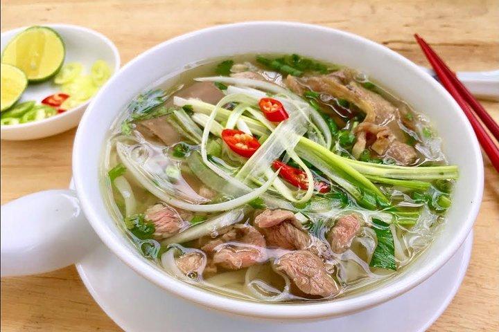 Foodie para grupos pequenos por noite em Saigon (04 horas)