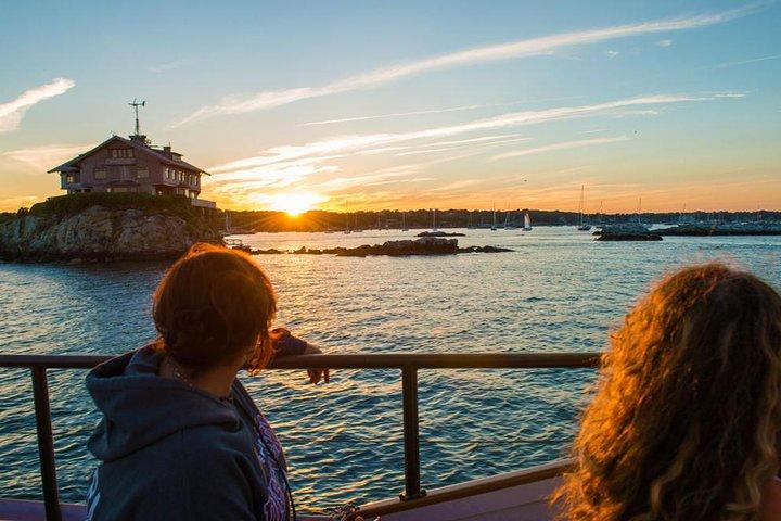 Crociera al tramonto con Gansett Cruises a Newport, RI