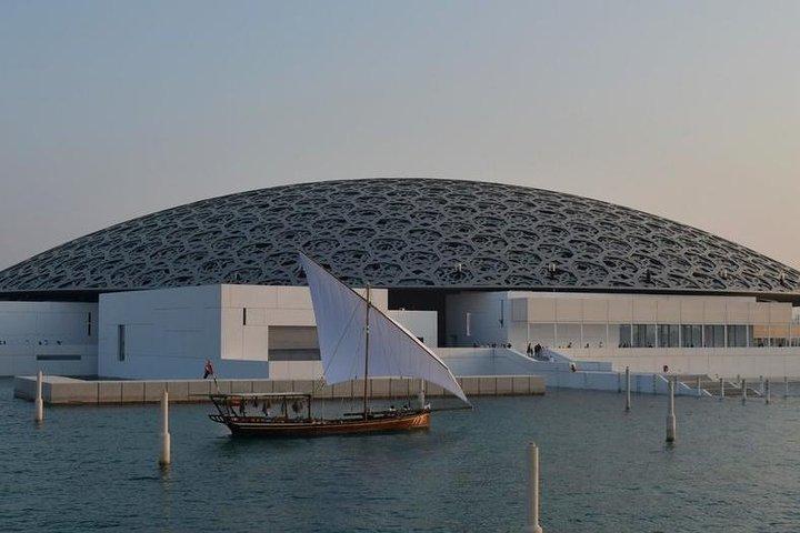 Tour privato: visita al Museo del Louvre di Abu Dhabi e alla Grande Moschea di Sheikh Zayed