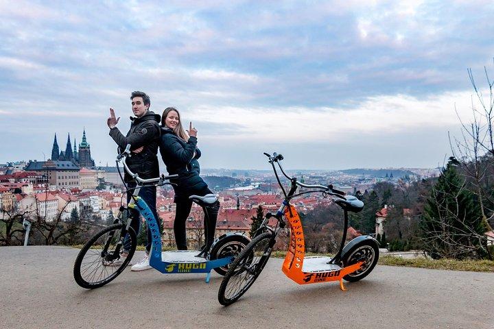 Gran tour de Praga 3 hrs en eBike o e-scooter