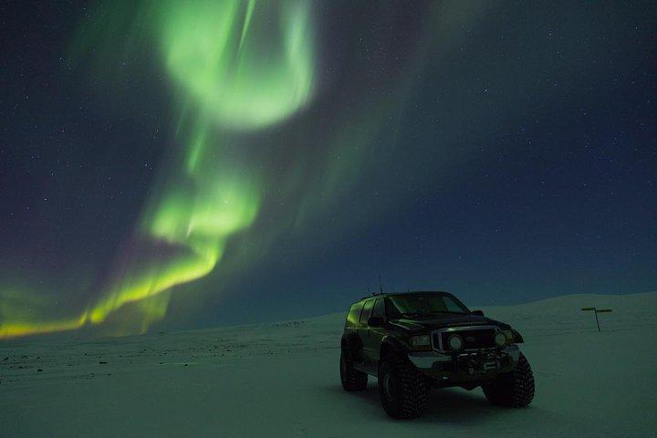 Private Tour / Aurora Hunt - Nordlicht Super Jeep Tour