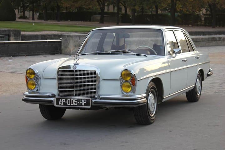 Private Paris guided Tour by classic 1970 Mercedes S Class