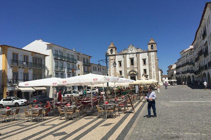Full Day Private Tour in Évora and Arraiolos