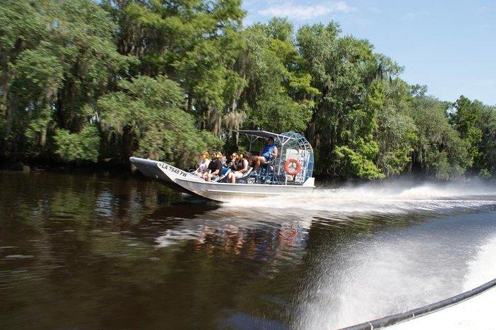 Große Airboat-Sumpftour mit Transport ab New Orleans