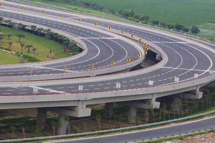 Smooth Departure Transfer mit dem Auto von Agra nach Lucknow