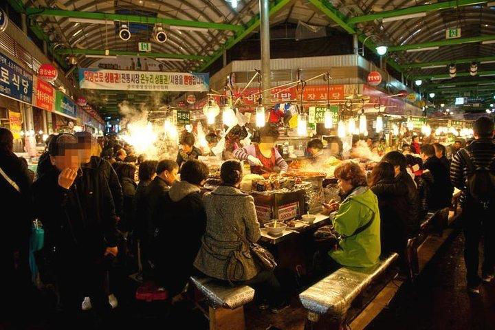 Privat K-Food Walking Tour inklusive besøg i Dongdaemun District