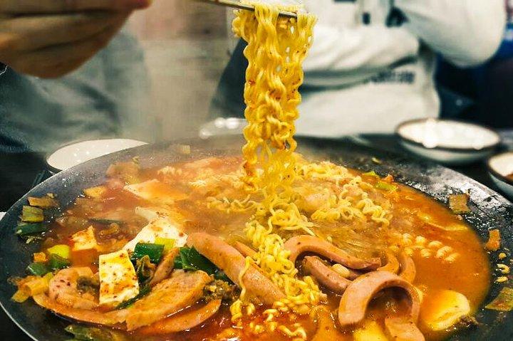 伝統料理と現代料理によるソウルのナイトフードツアー