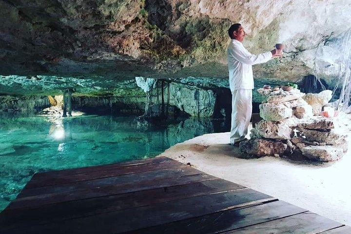 Halv dag Cave Cenotes Expedition