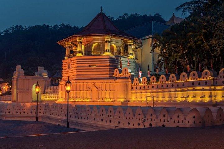 Culture of the Hills from Colombo (2 Days)