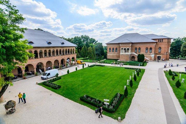 Halvdagens privata sightseeingtur i Bukarest och dess omgivningspaket