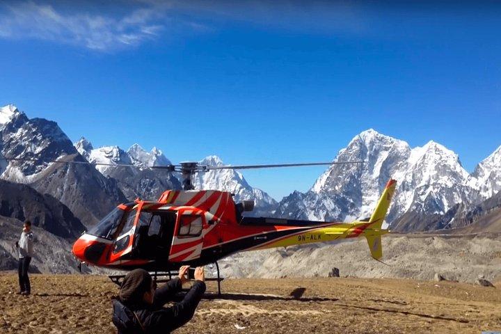 Tour en helicóptero por el campamento base del Everest