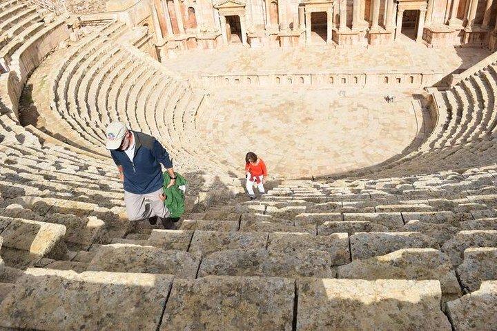 Excursión privada de un día a Jerash, Umm Qais y el castillo de Ajloun desde Amman
