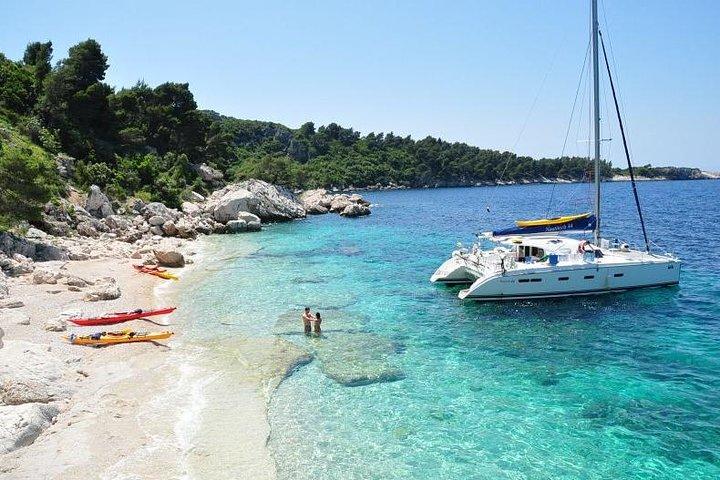 Äventyrssegling 4 nätters Dubrovnikkryssning på Huck Finn Cat