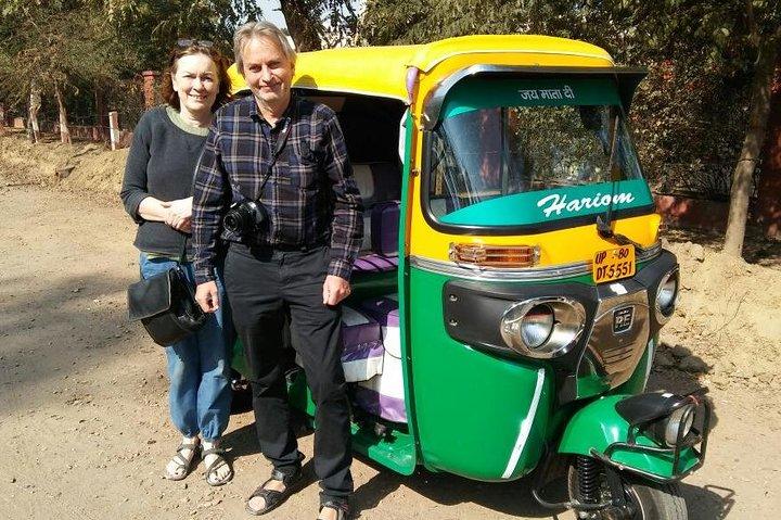 Skip the Line : TUK TUKによるタージ・マハル半日日の出ツアー