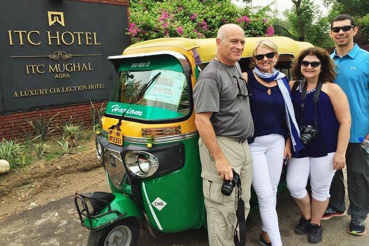 Skip the Line : TUK TUKによるタージ・マハル半日日の出ツアー