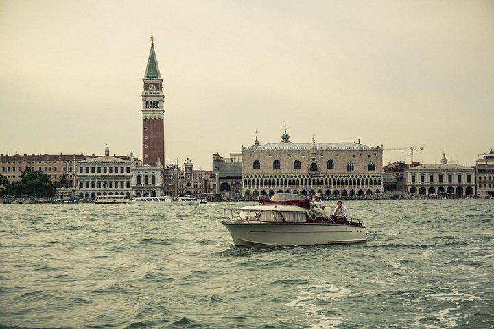 Private Kreuzfahrt: Murano und Burano ab Venedig