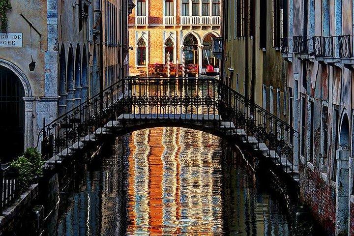 Paseo privado a pie por Venecia y paseo en góndola