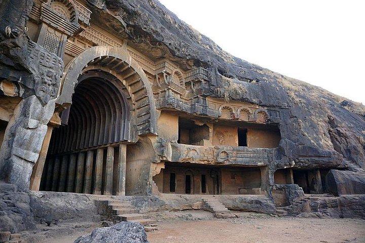 Trilha budista de 2000 anos até as cavernas de Karla e Bhaja como uma viagem de um dia de Mumbai