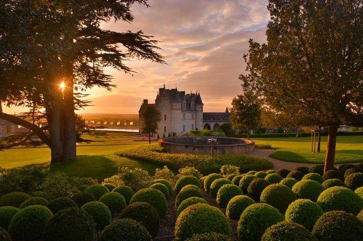Loire Valley Castles Day Trip from Paris & Tasting with Pickup