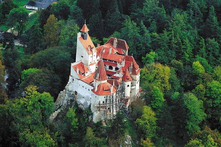 Private Tour to Peles and Dracula's Castle - Day trip from Bucharest