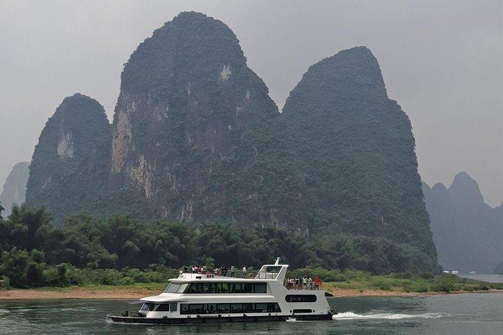 Cruzeiro de dia inteiro pelo rio Guilin Li e excursão privada ao Yangshuo Liusanjie Show