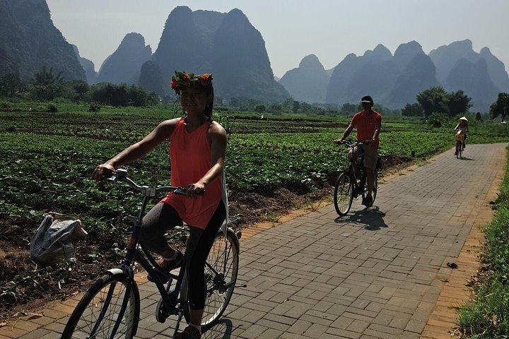 1 dia Yangshuo ciclismo e caminhadas curtas ao longo do rio Li de Xingping