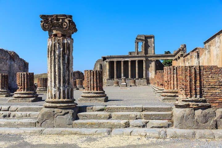 Kid-Friendly Private Tour of Pompeii with Hotel Pickup