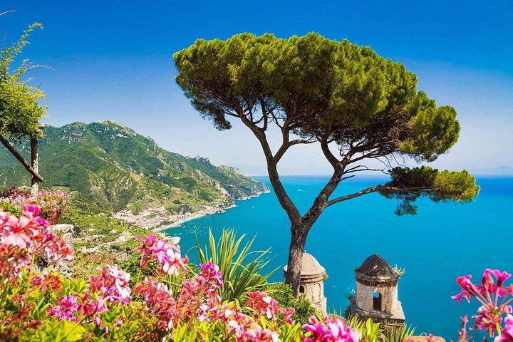 Scenic Amalfikysten Day Trip fra Napoli eller Sorrento