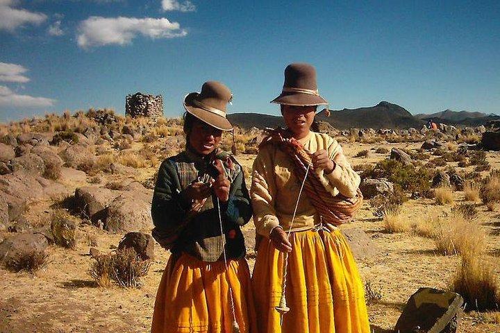 Nachmittag: Chullpas von Sillustani aus Puno