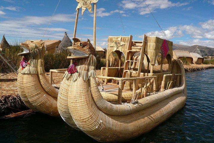 Mattina: Uros Floating Islands Tour da Puno