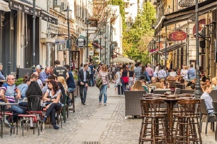 Wine tasting in Bucharest Old town - bonus cheese platter