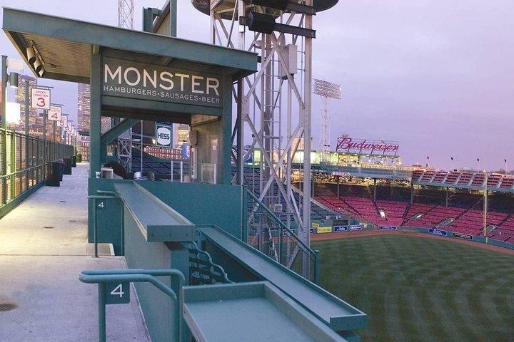 Fenway Park Game Day Tour med tillgång på fältet och träffa Wally
