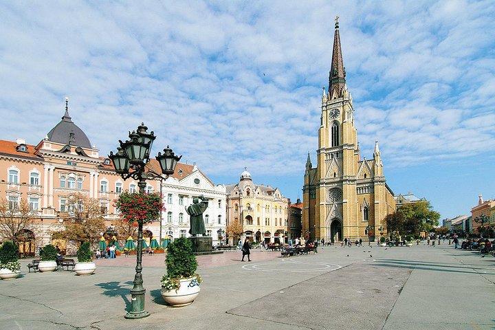 Excursão privada a Novi Sad e Sremski Karlovci com degustação de vinhos