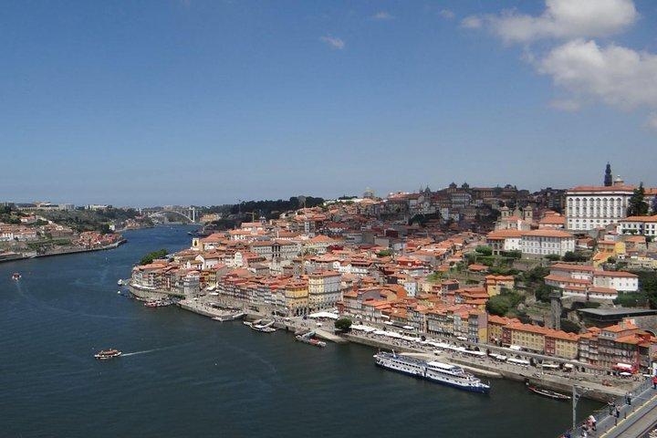 Tour privato di mezza giornata a Porto con Tuk Tuk e Libreria Lello