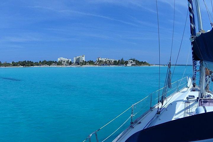 Excursión a vela privada personalizable en Cancún